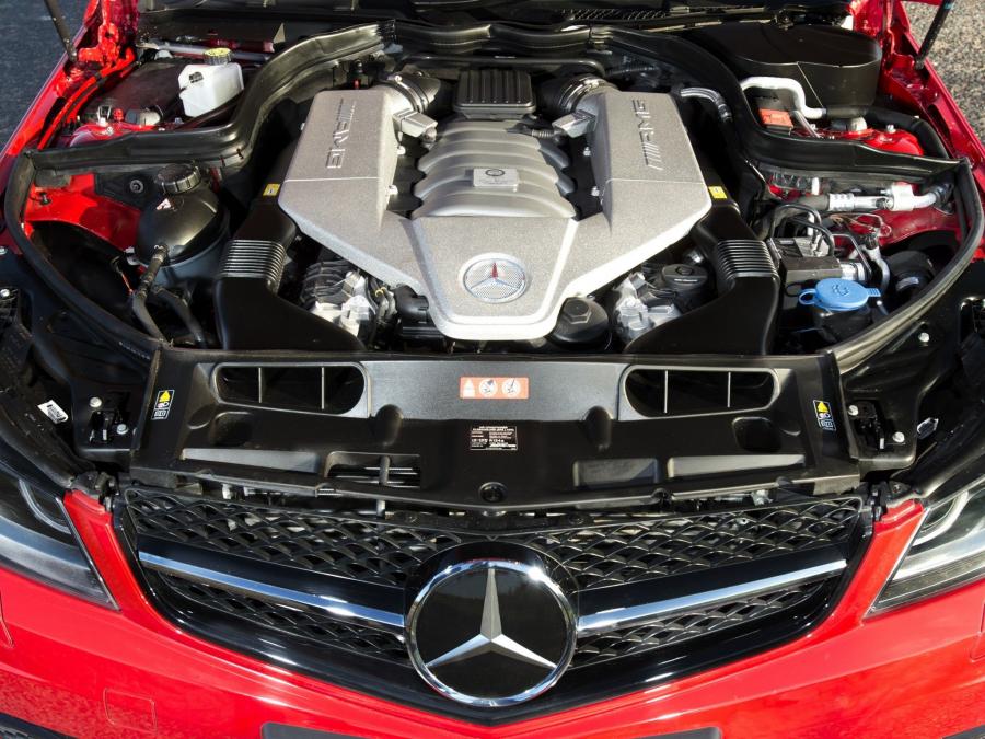  Mercedes-Benz C63 AMG Edition 507 2013 года  (UK) (фото 4 из 10)